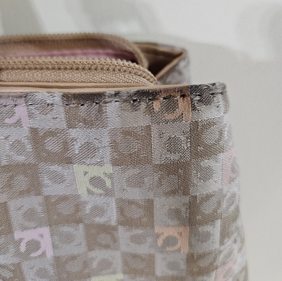 Liz Claiborne Tan and Gray Tote Bag with Stylish Design - Picture 5 of 16